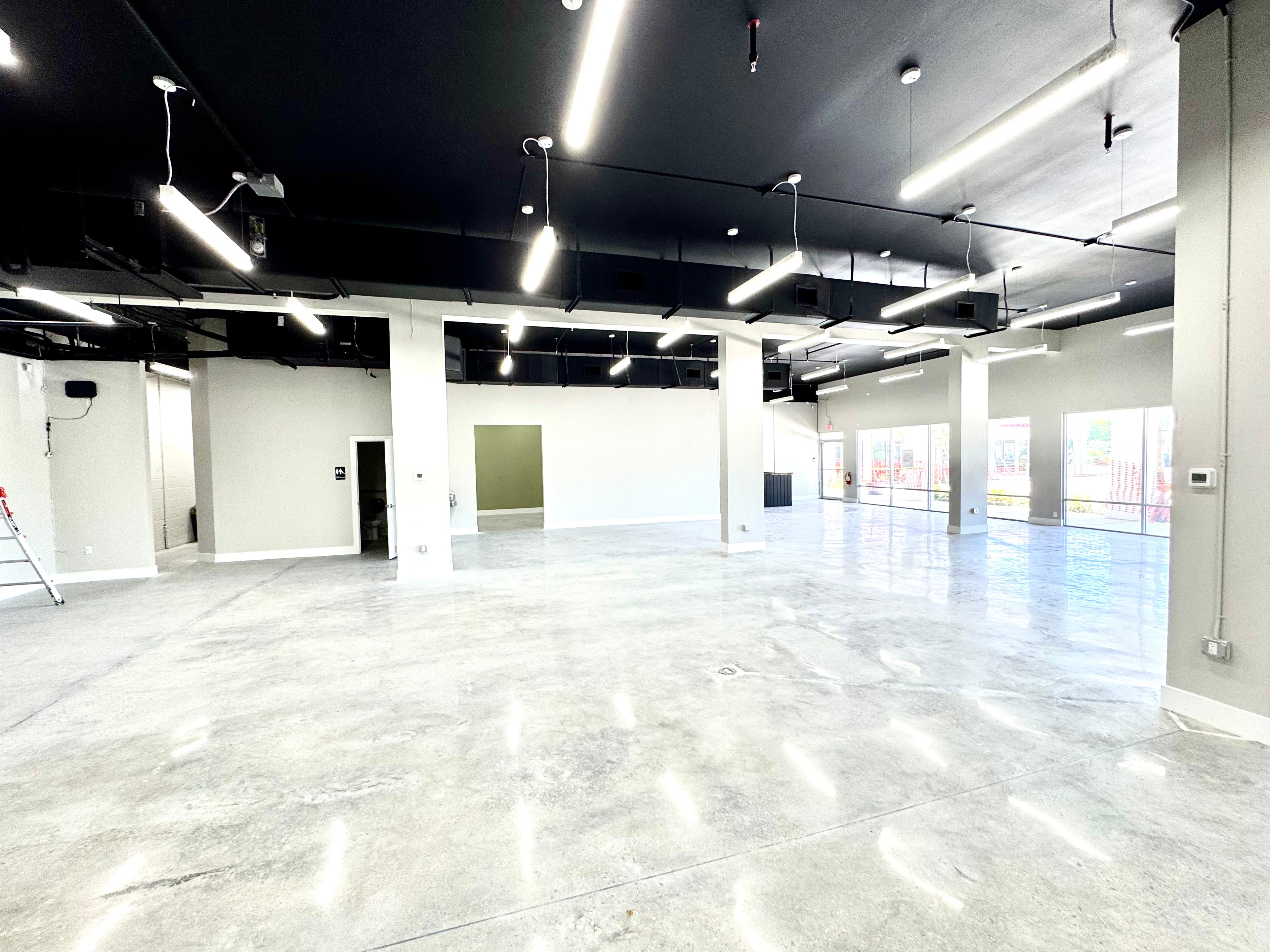 8793 Tamiami wide open commercial space